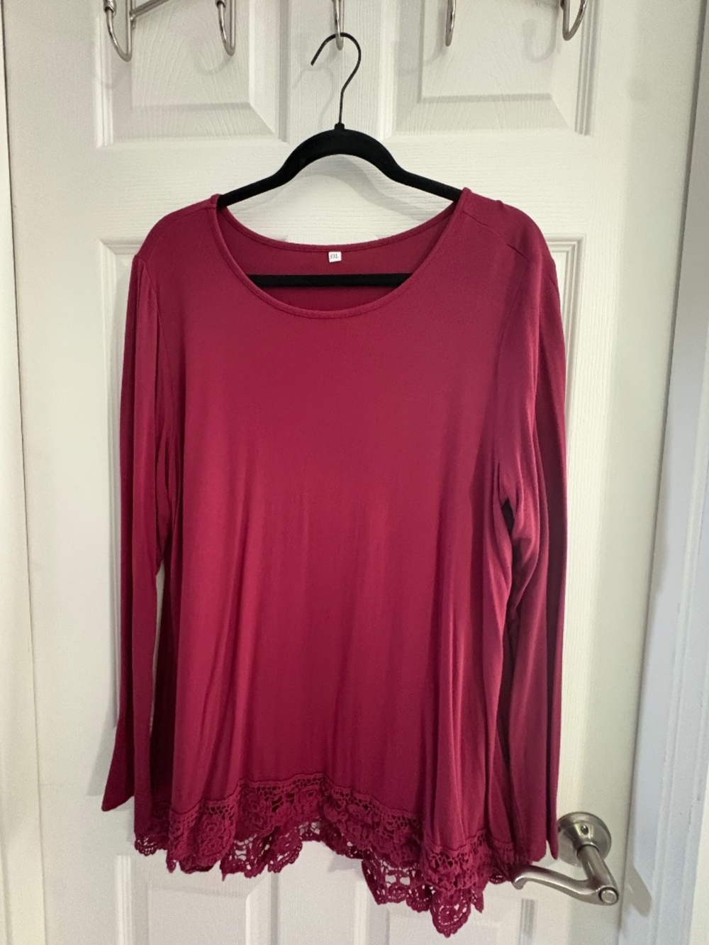 Womenโs XXL Berry Pink Long Sleeve Top Lace Hem Tunic